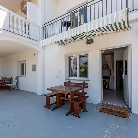 Apartmán Beautiful In Pag With House Sea View *