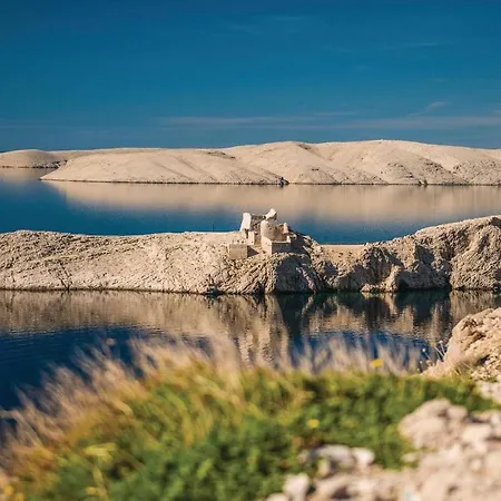 Apartmán Beautiful In Pag With House Sea View *