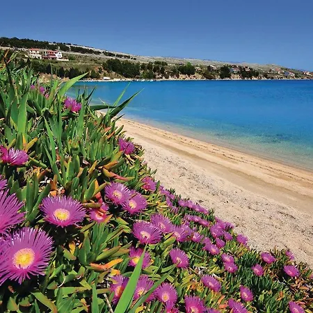 Apartmán Beautiful In Pag With House Sea View Pag Town