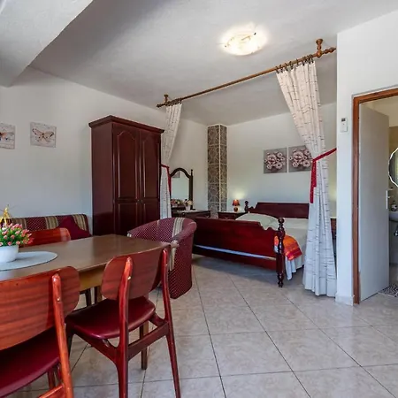 Beautiful In Pag With House Sea View