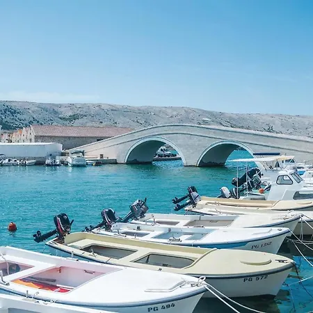 Apartmán Beautiful In Pag With House Sea View