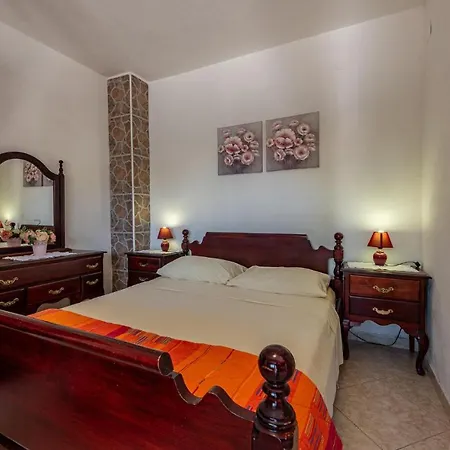 Apartmán Beautiful In Pag With House Sea View